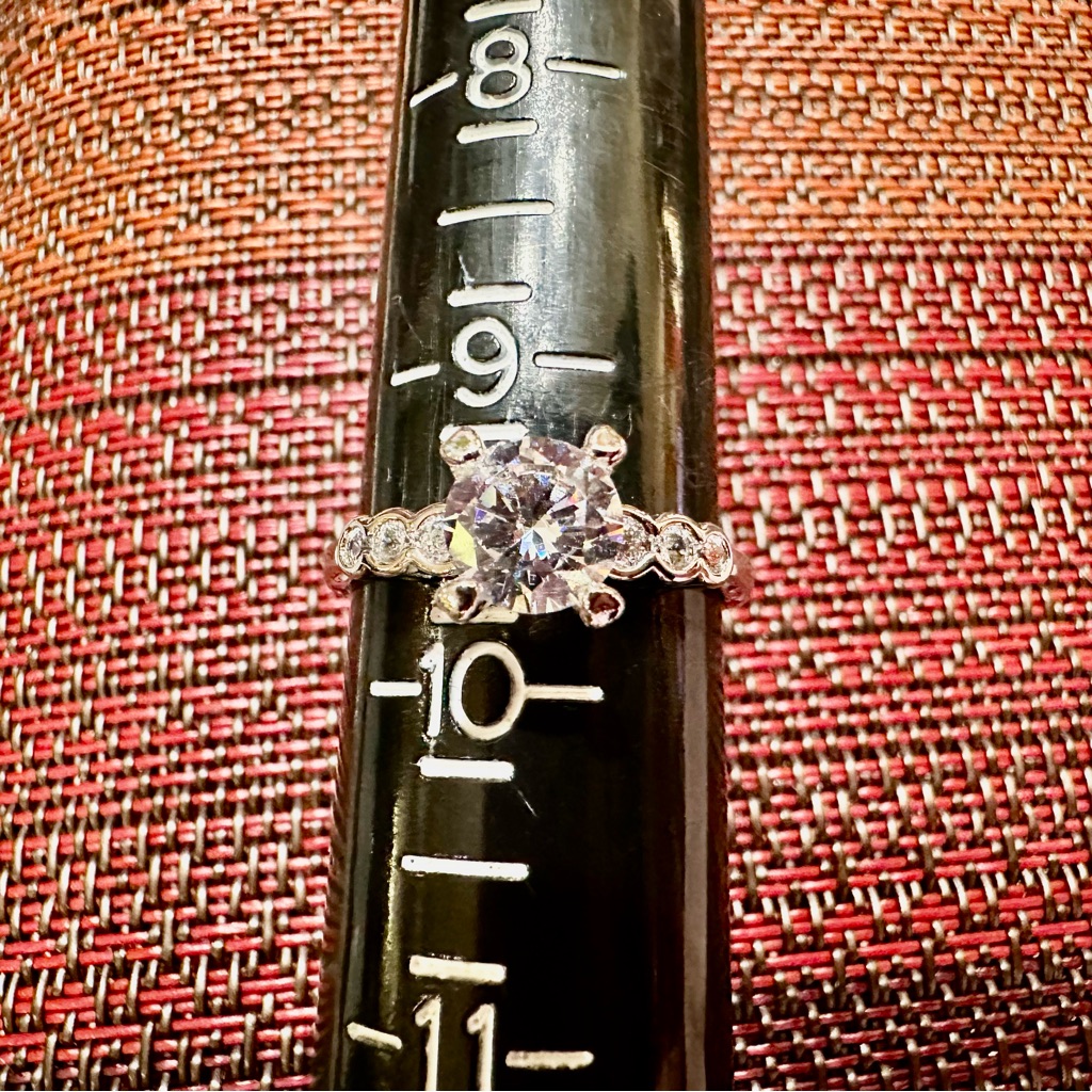 Fragrant Jewels Silver Ring With Clear Gemstone